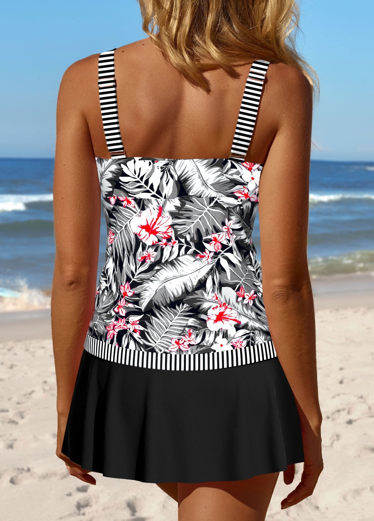 Taillenhoher Tankini aus Patchwork mit tropischen Pflanzen